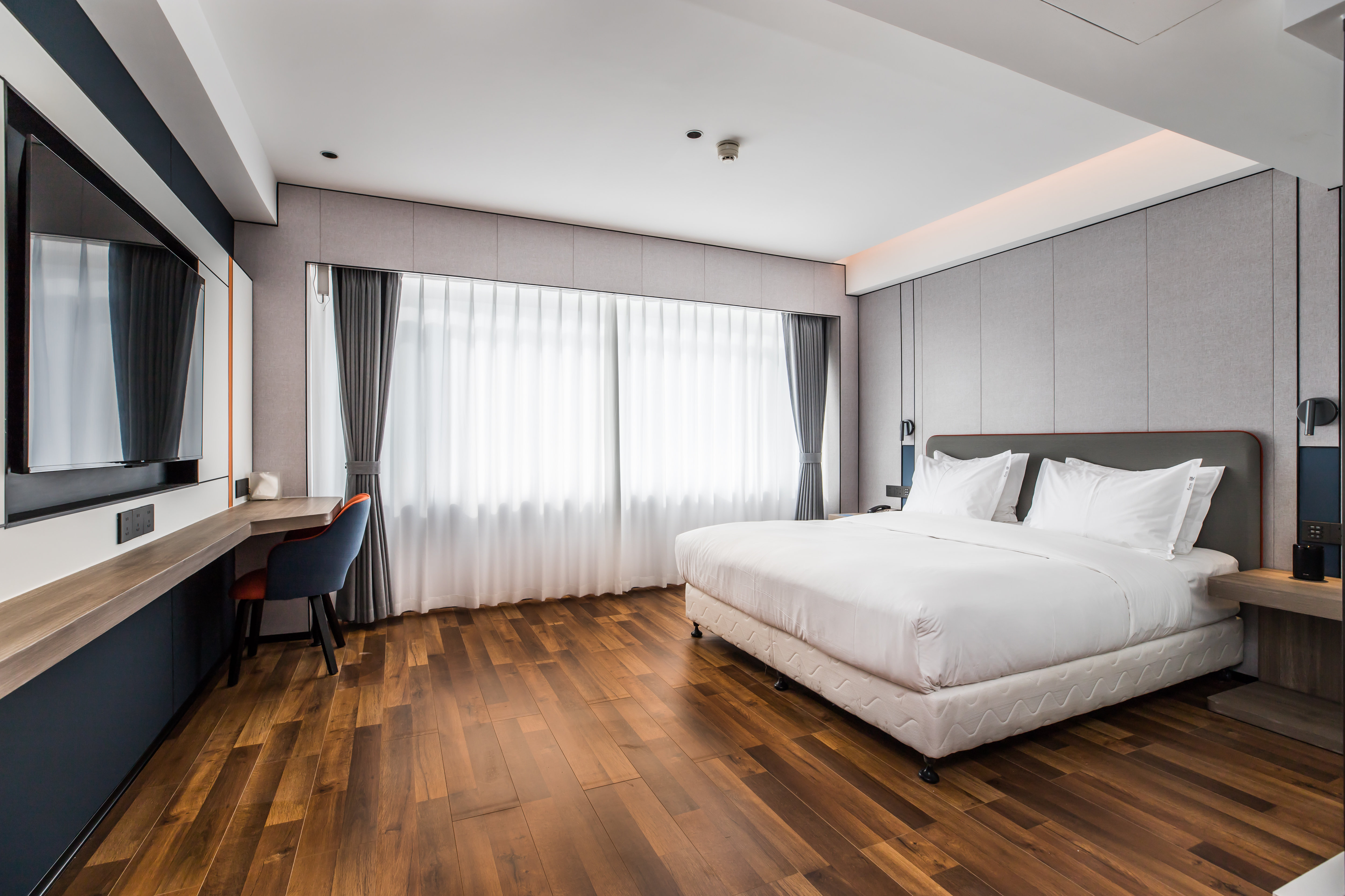 HOLIDAY INN EXPRESS CHENGDE DOWNTOWN 23/86