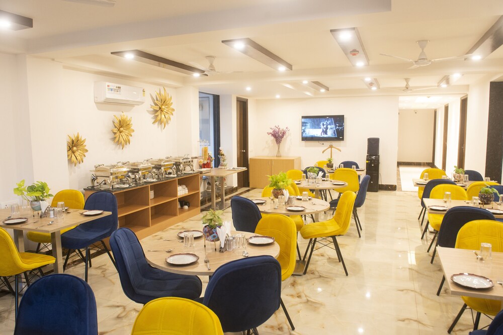 Posh Garden Inn Gurgaon 36/50