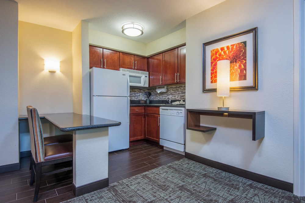 Staybridge Suites Allentown West 4/40