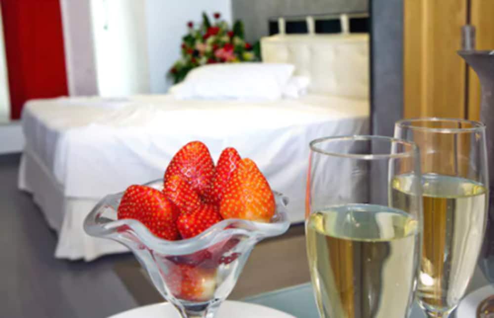 Zouk Hotel 30/50