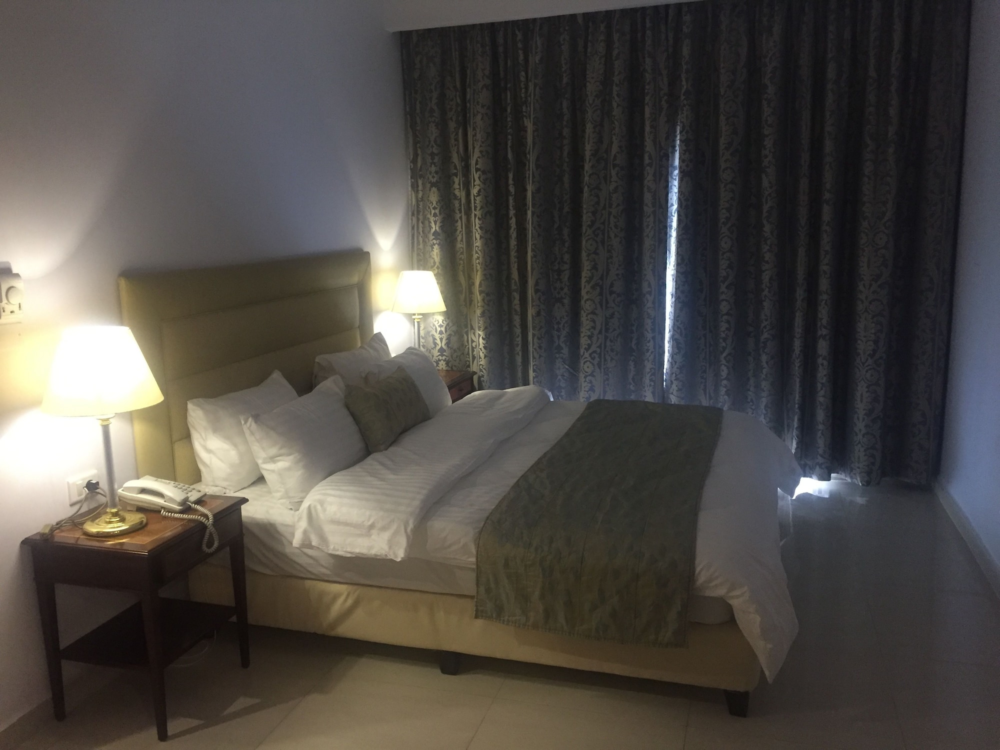 جناح تنفيذي بسرير كينج، Guest House Amman 3/4