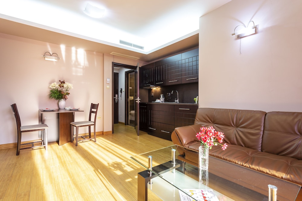 Cityhome Aparthotel 39/54