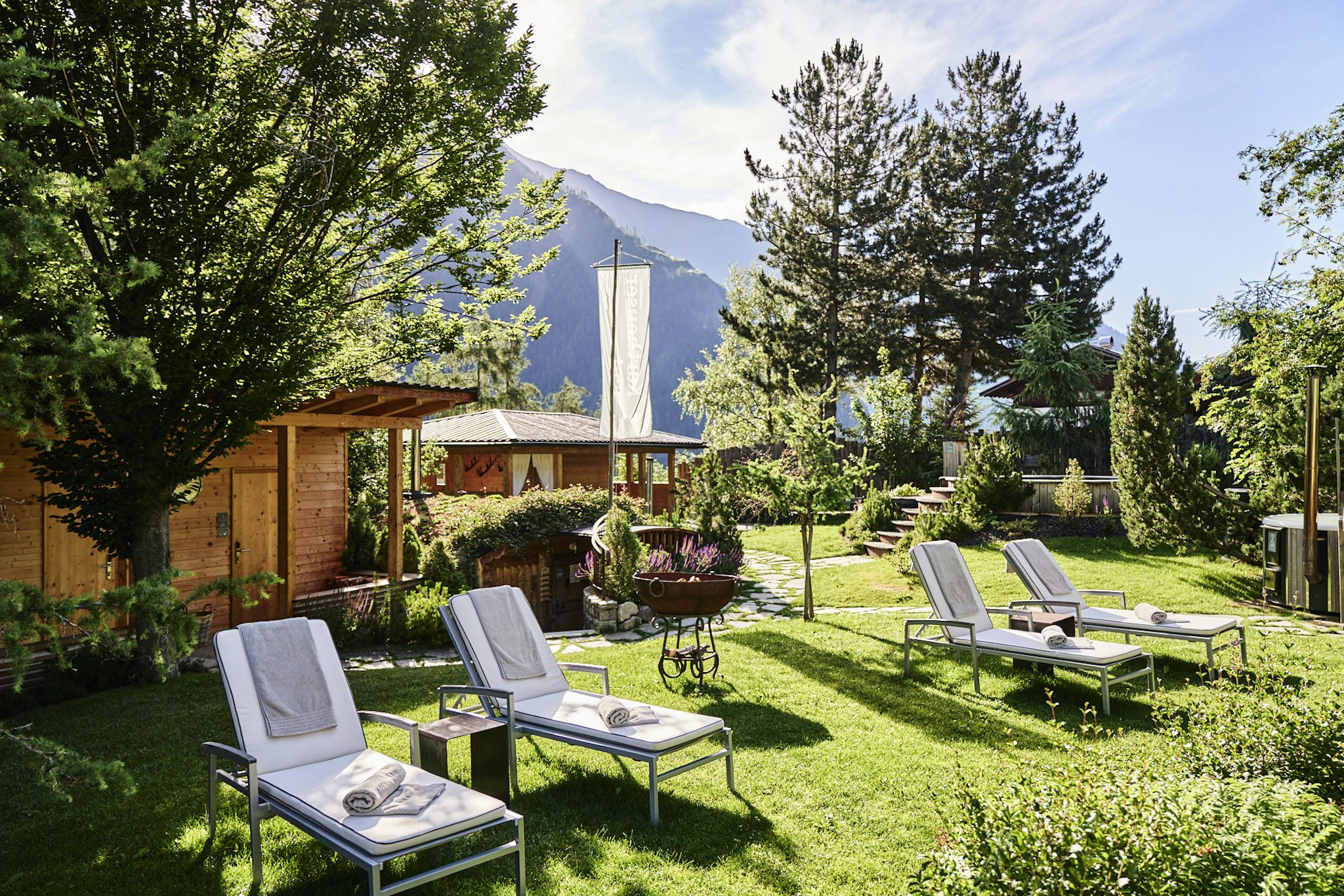 GOLDENE ROSE KARTHAUS 48/50