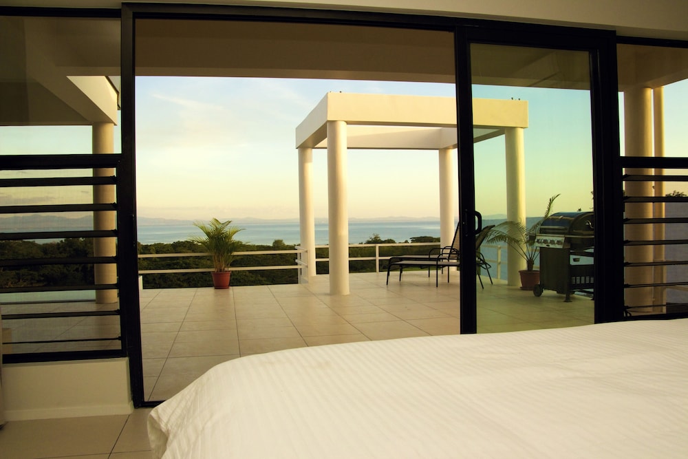 Sapphire Bay Fiji 10/39