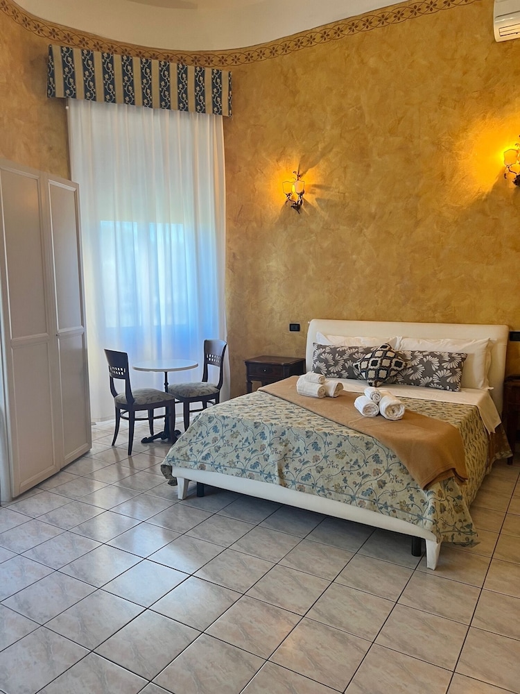 جناح جونيور بسرير مزدوج، Lungomare Hotel 2/9