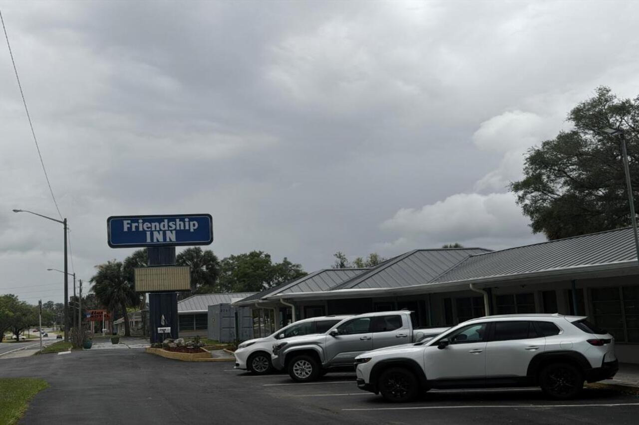 Friendship Inn Near Golf Course Ocala FL 12/14