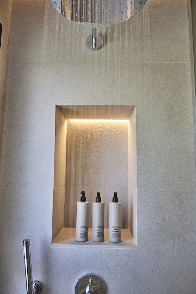 Joe S Gomila Boutique Hotel 64/72