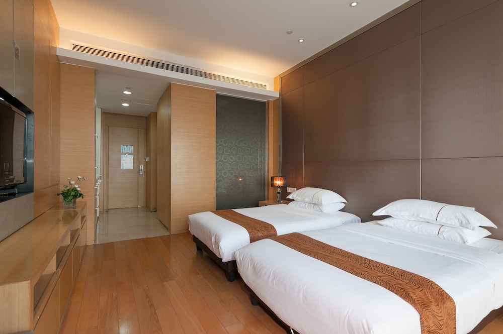Yicheng Apartment Poly World Center 10/59