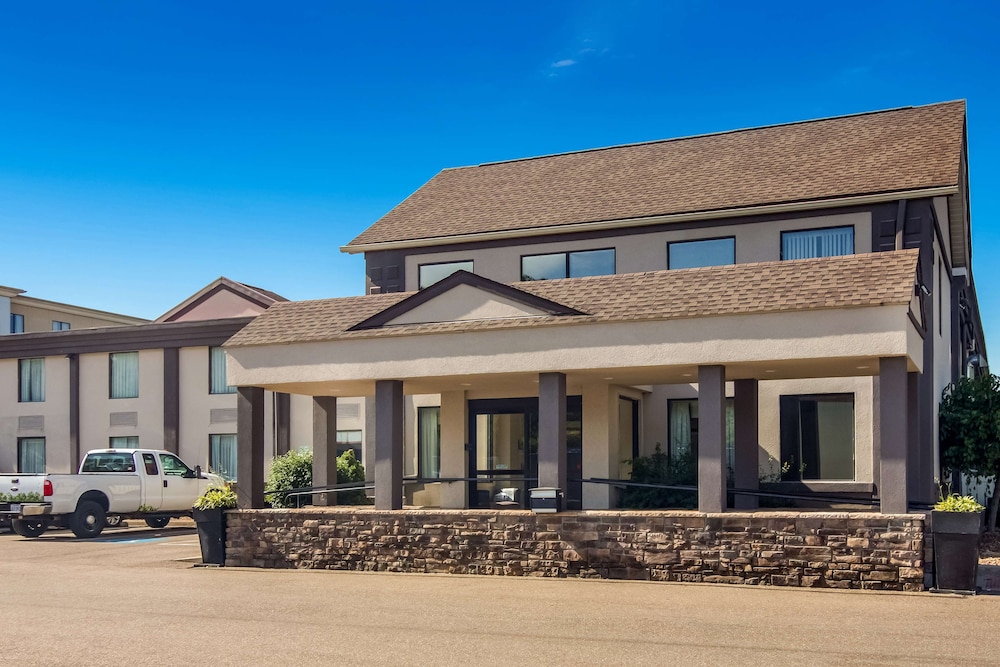 Best Western Dutch Valley Inn 1/40