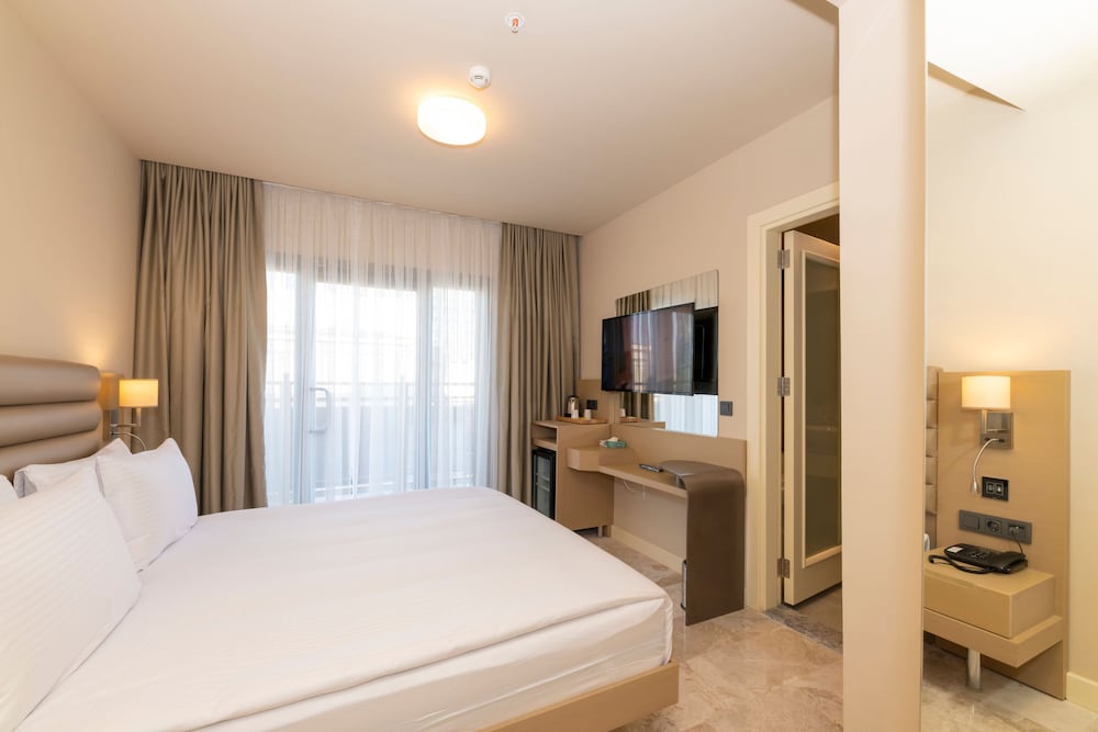 Ramada by Wyndham Istanbul Pera 12/50