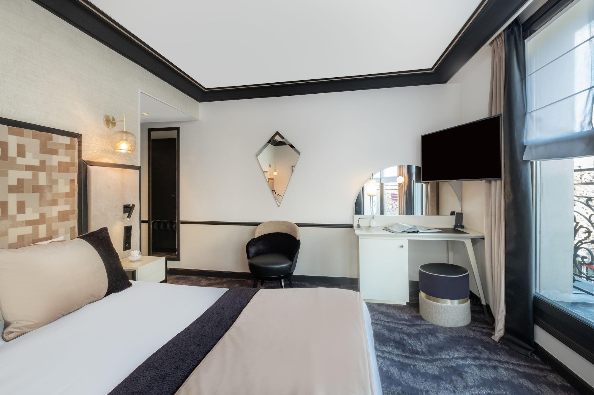 Executive, Eiffel View, Terrace