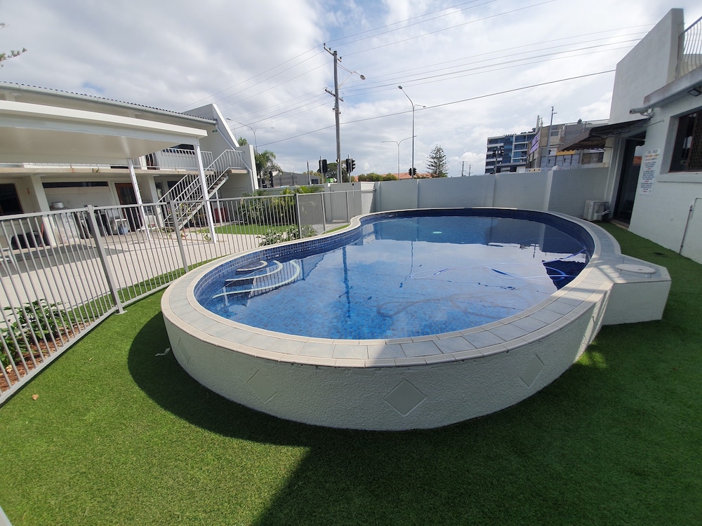 Montego Mermaid Beach Motel 3/69