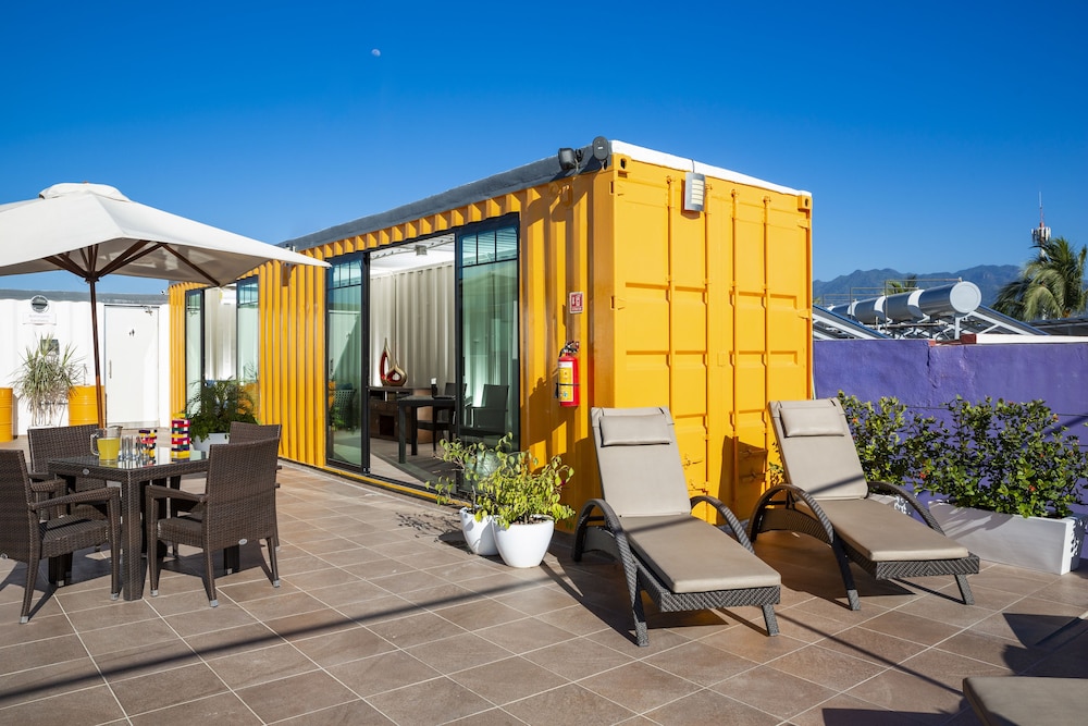 Container Inn 6/79