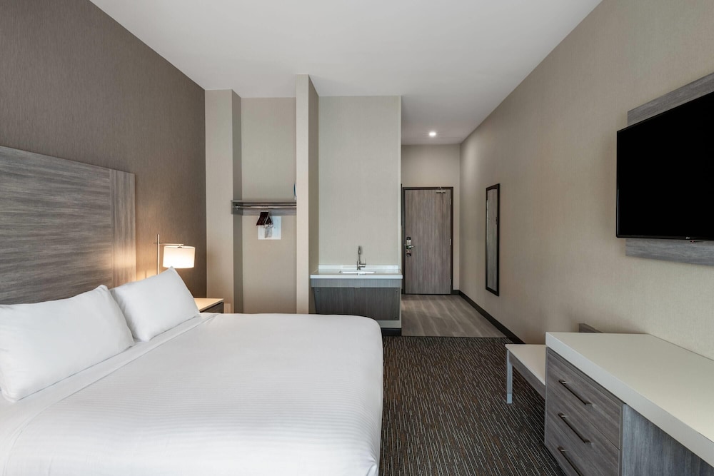 Wingate by Wyndham Kanata West Ottawa 10/49