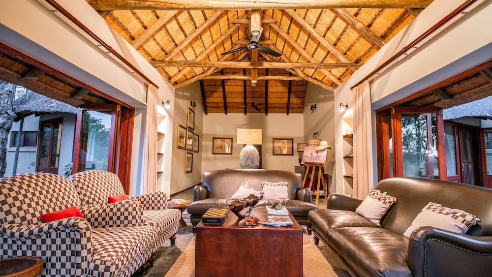 Ivory Wilderness River Rock Lodge 15/24