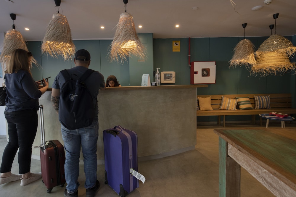Yomo Hostal BCN Port 4/38