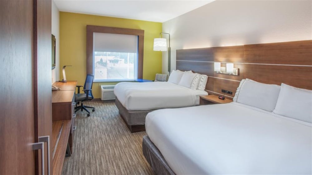 Standard, 2 Queen Beds