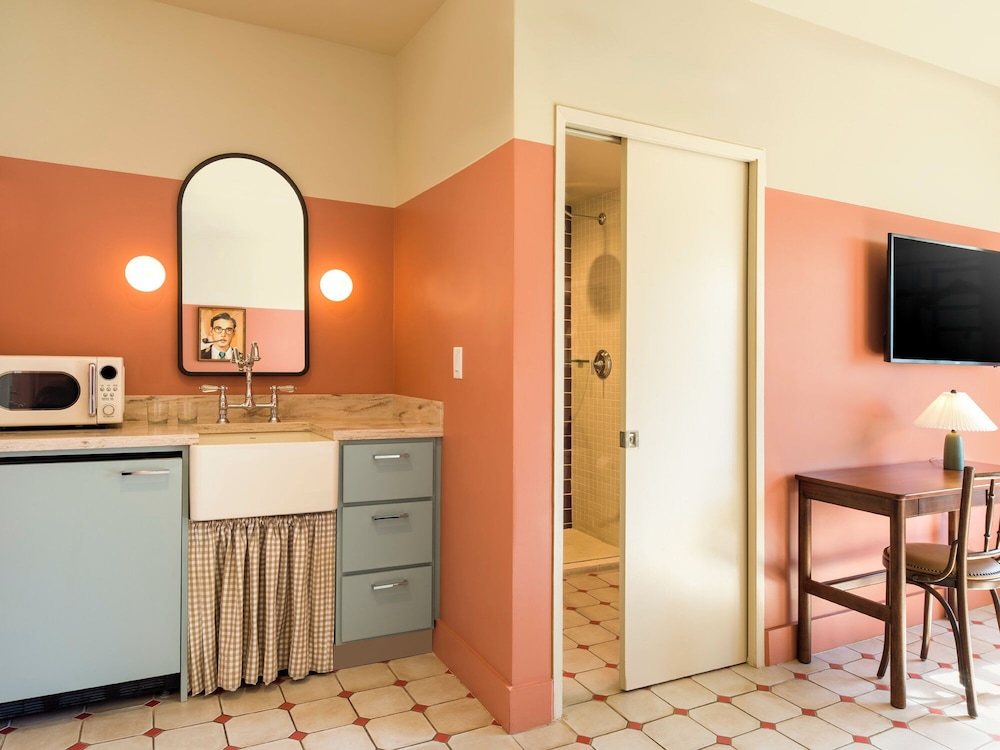 Hotel Trouvail Miami Beach 60/71