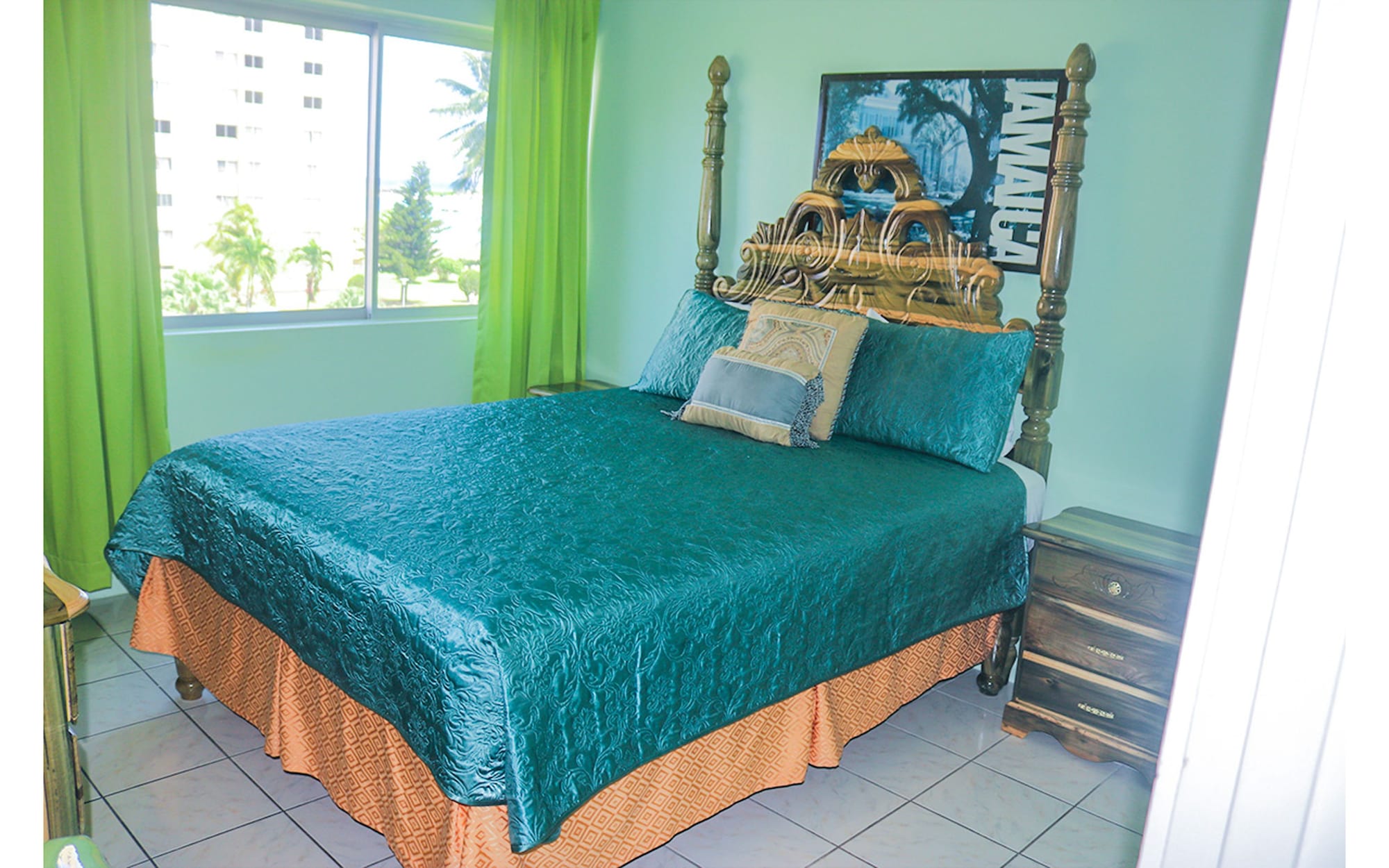 1 BEDROOM, COMFORT, APARTMENT, BEACH FRONT, PARTIAL OCEAN VIEW