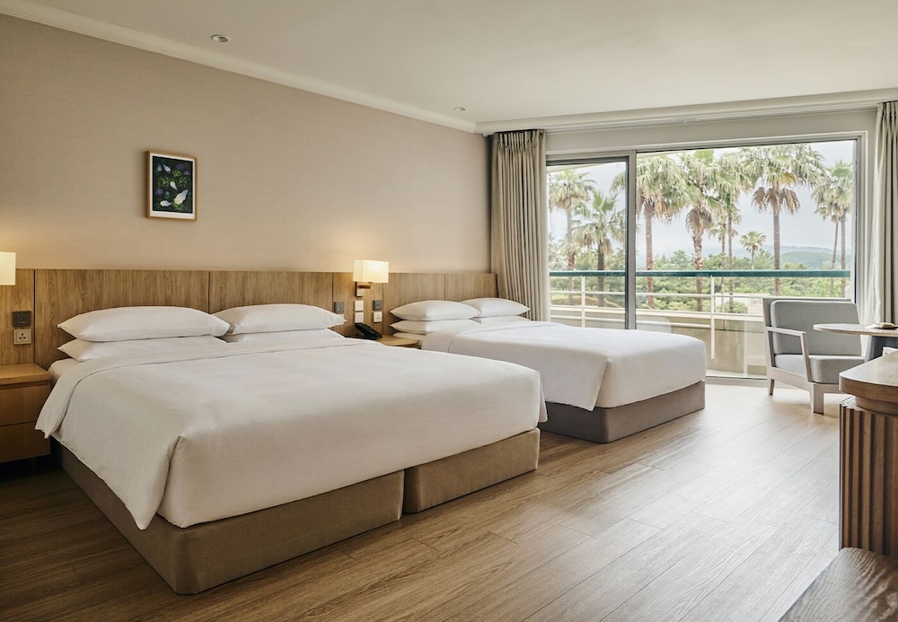 Deluxe, Family, Twin Beds, King and Queen Bed, Side Pool View