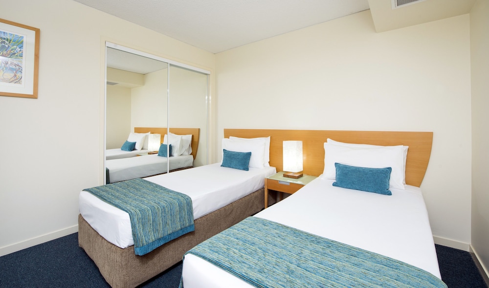 2 Bedrooms, Apartment, Queen and Twin Beds, Water View