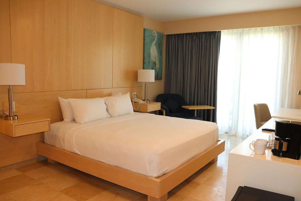 Room, King Bed, Pool View, Bath and Shower