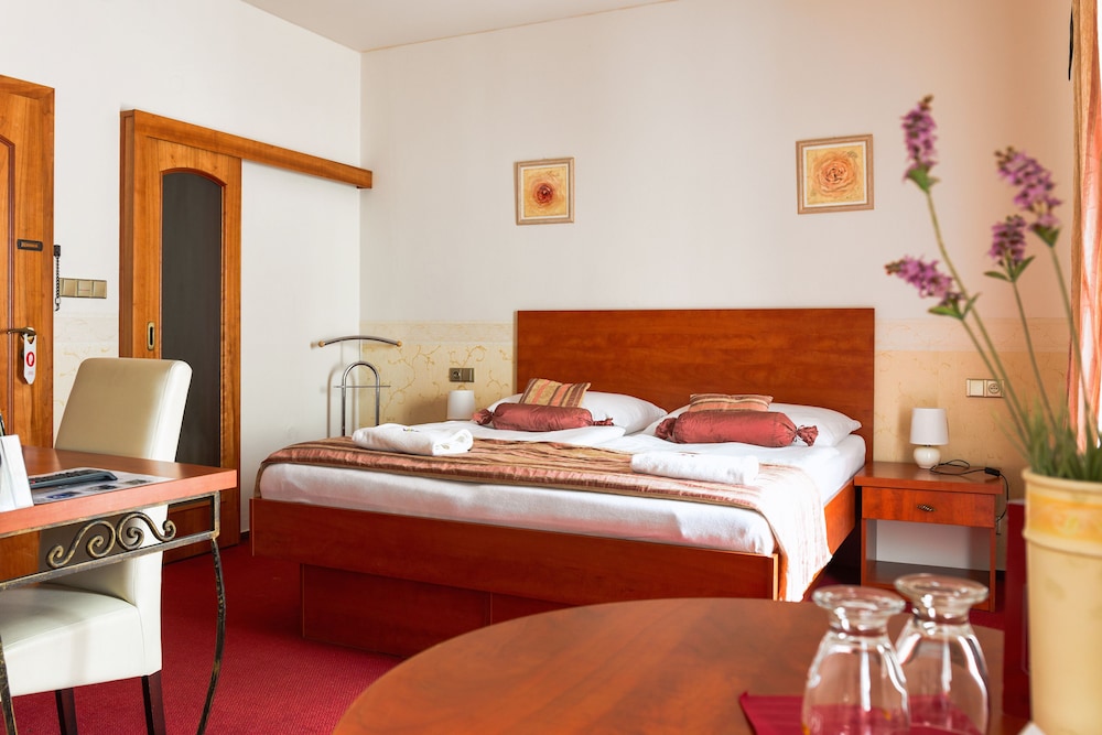 Hotel Roudna 10/69