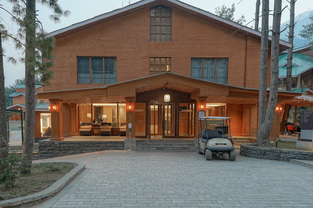 Radisson Golf Resort Pahalgam 2/61