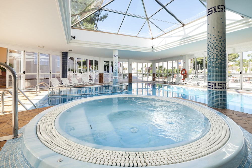 Invisa Hotel Club Cala Blanca 5/44