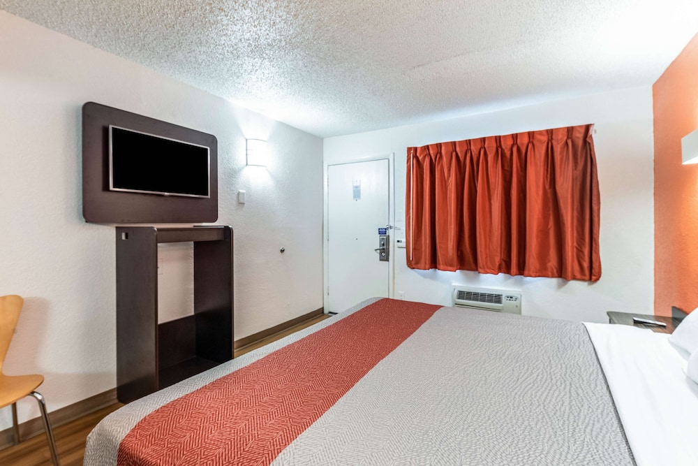 Motel6 North Richland Hills, TX 28/61
