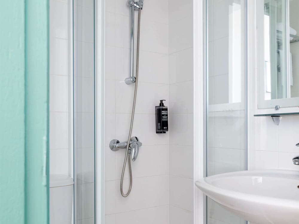 ibis Styles Asnieres Centre 17/78