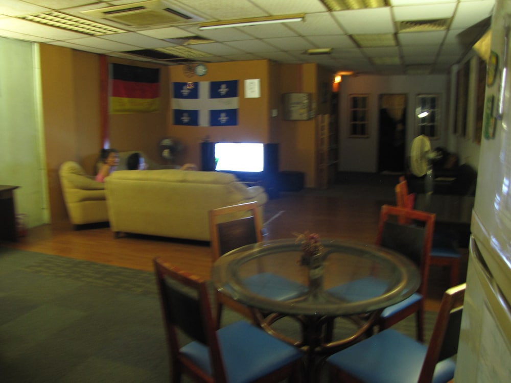 OASIS GUEST HOUSE 28/43