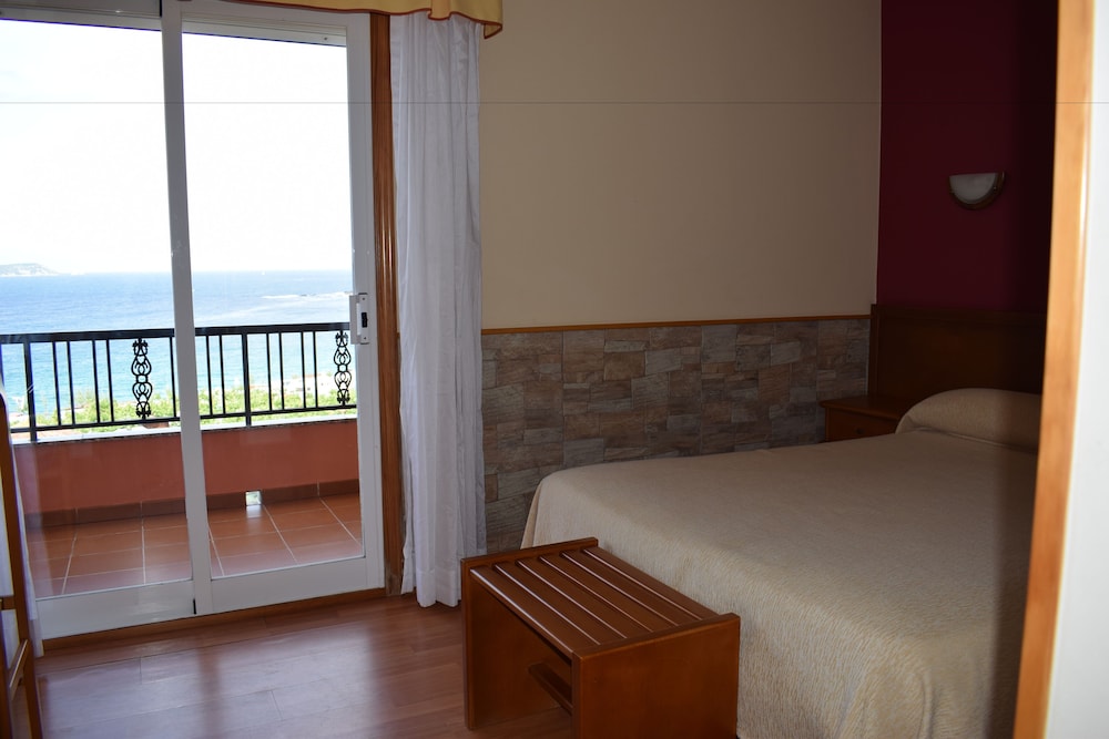 Hotel VIDA Playa Paxarinas 7/33