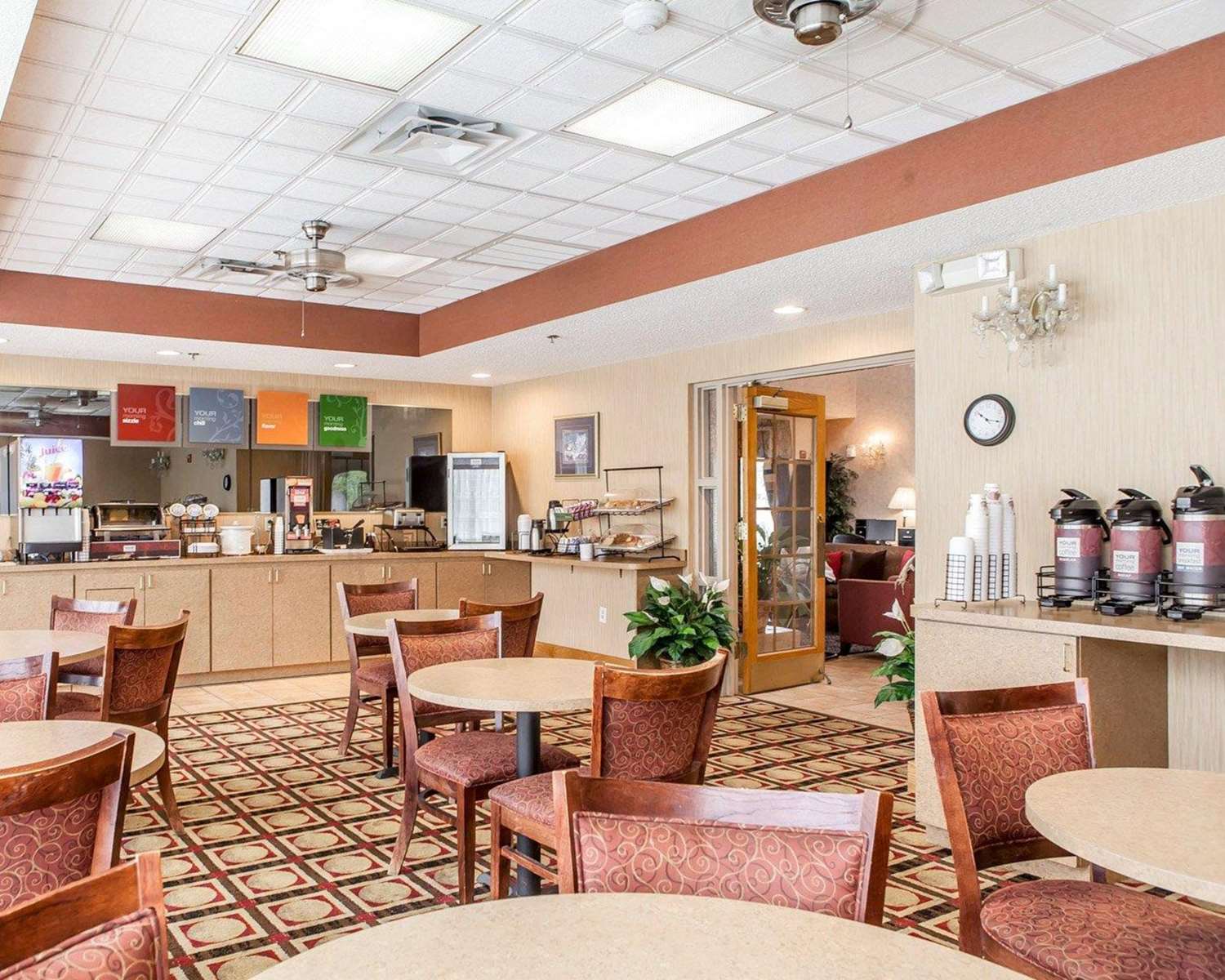 Econo Lodge Newport Smoky Mountains Gateway 19/20