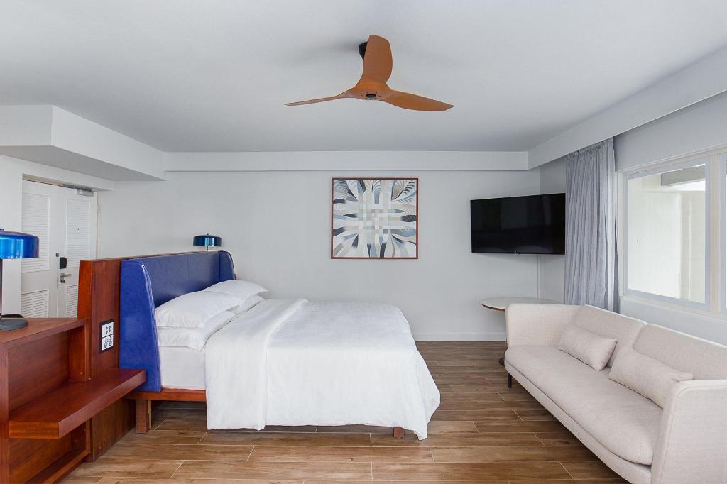 Suite, King Bed, Ocean Front