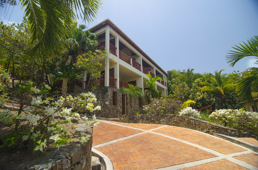 Antigua Yacht Club Marina Resort 24/50