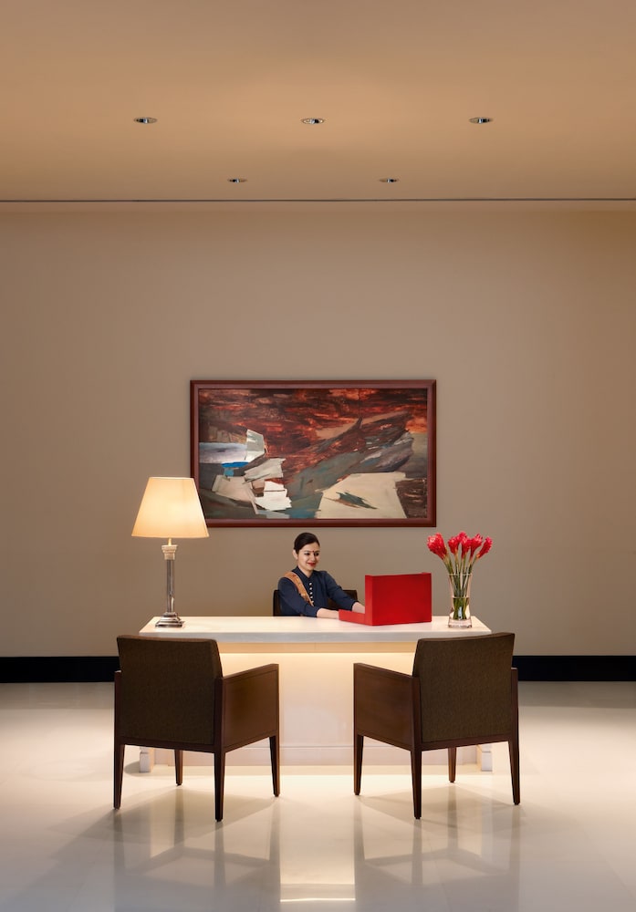 The Oberoi Mumbai 52/61