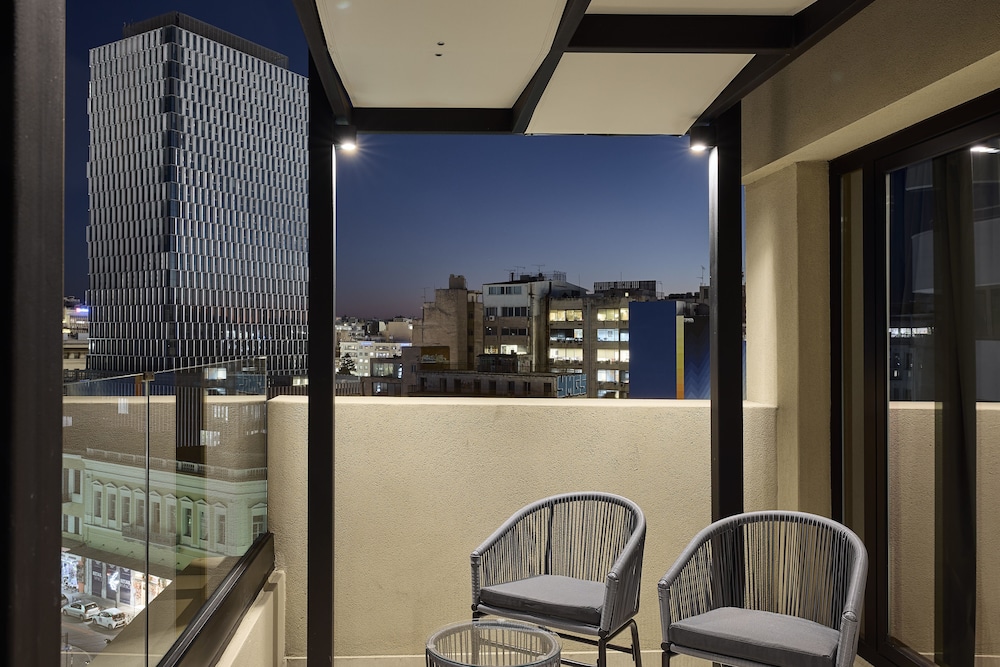 Athenarum Portus Life & Style Hotel Piraeus 48/58
