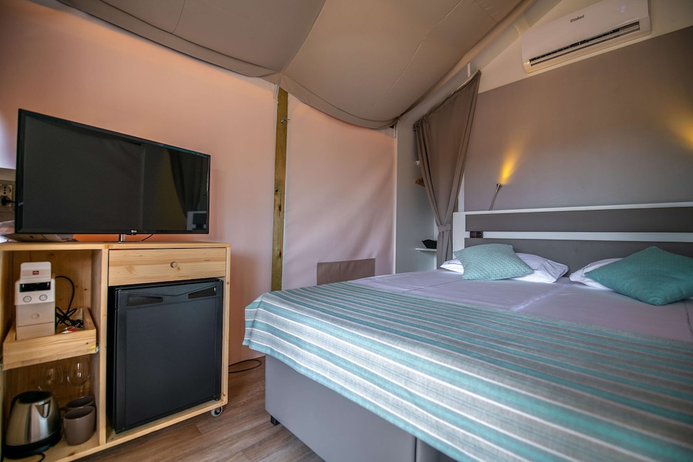 Arena One 99 Glamping 12/50