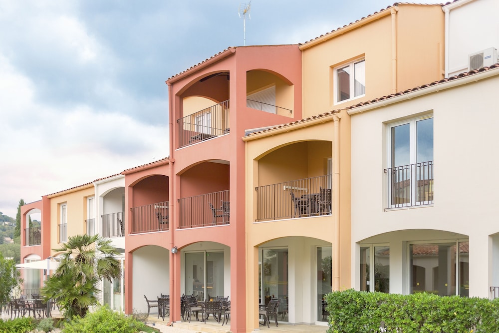 Le Club Mougins 1/50