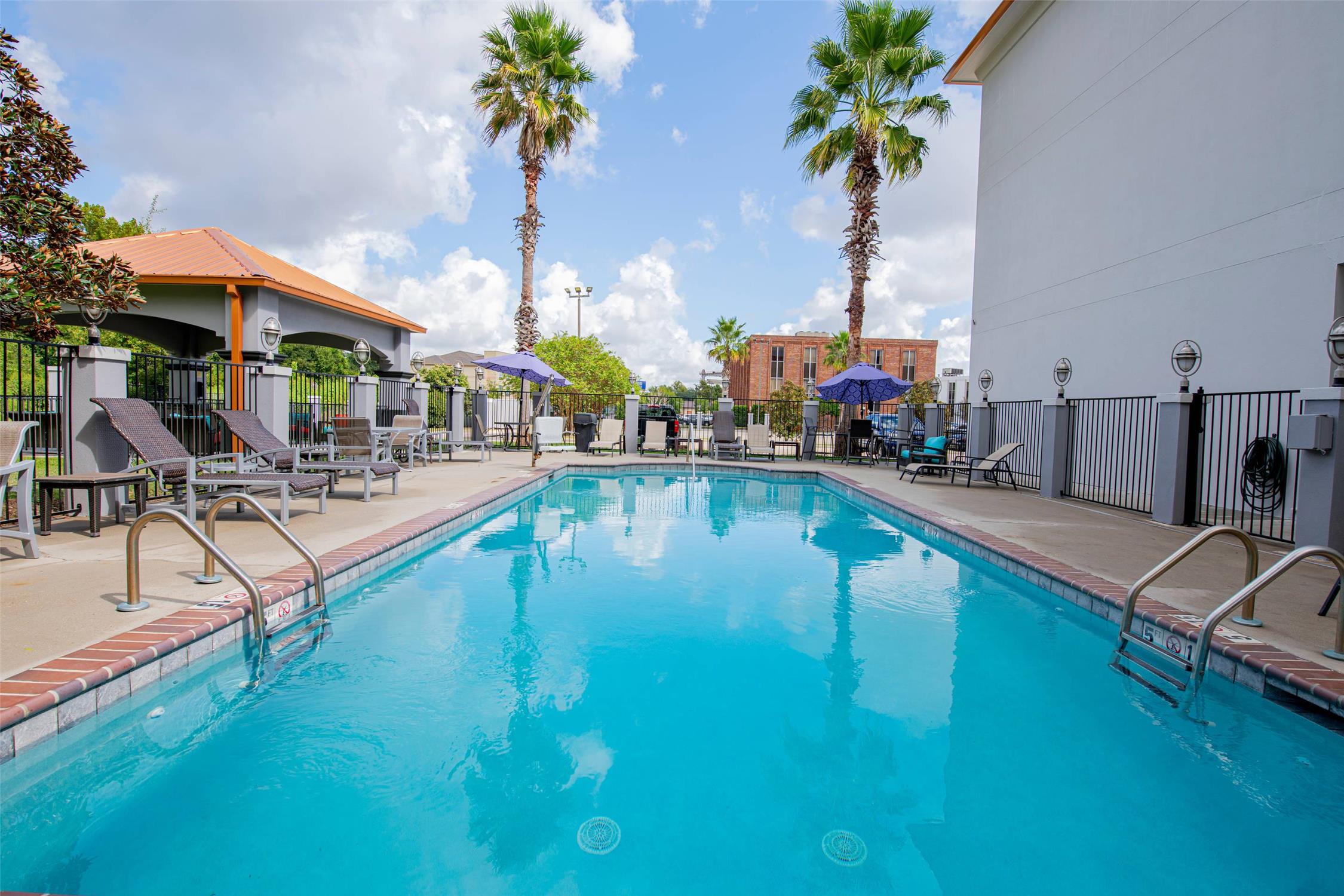 Comfort Suites Oil Center 26/60