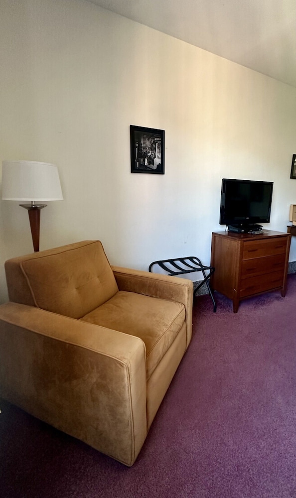Latchis Hotel 32/51