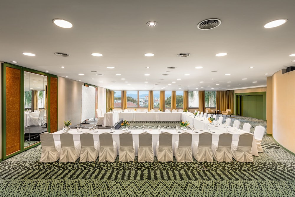 SHERATON SALTA HOTEL 8/72