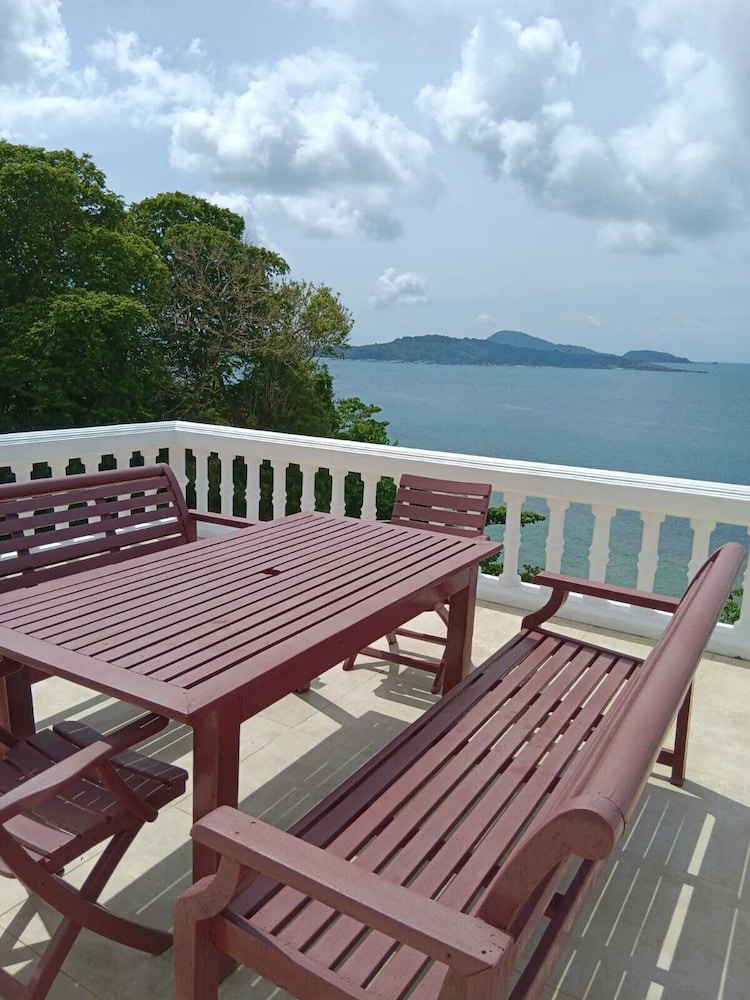 Baan Khunying Villa Secluded Phuket Beachfront 25/40