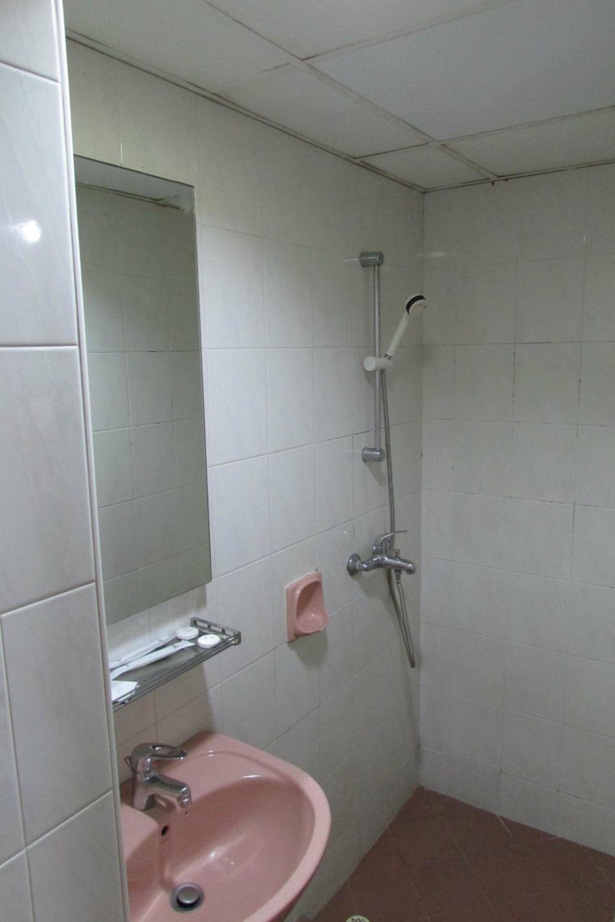 New Orchid Hotel 44/46