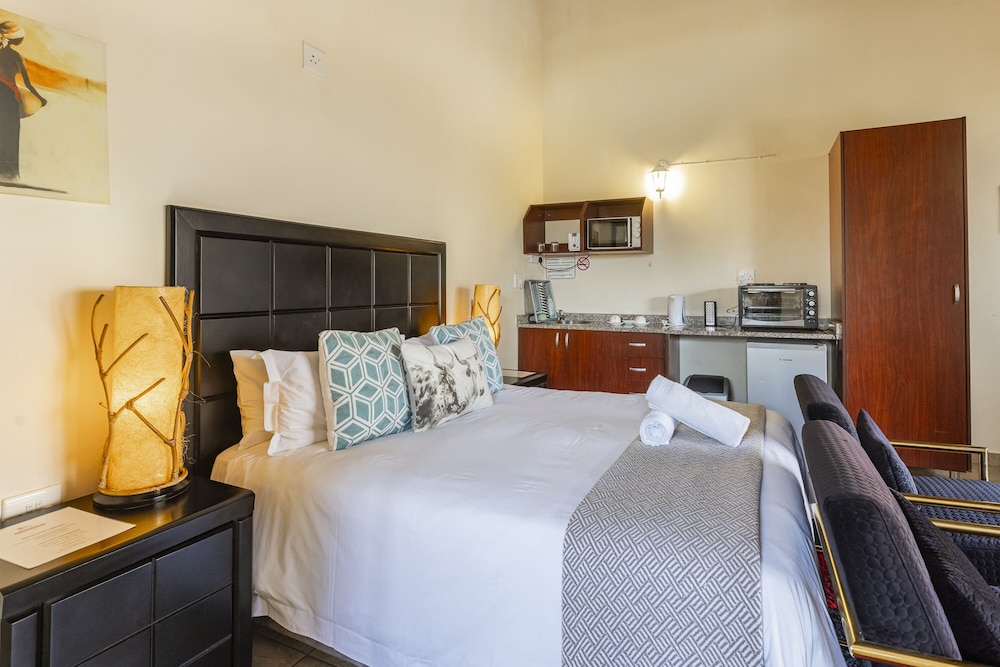 Royale Marlothi Safari Lodge 23/73