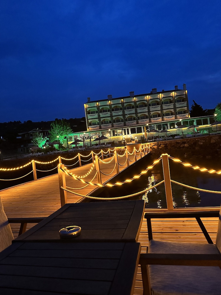 Cunda Basel Hotel 32/47