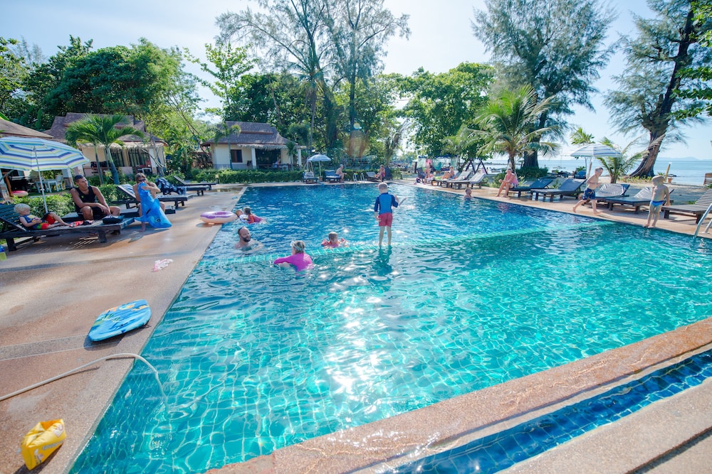 Banana Beach Resort 18/34
