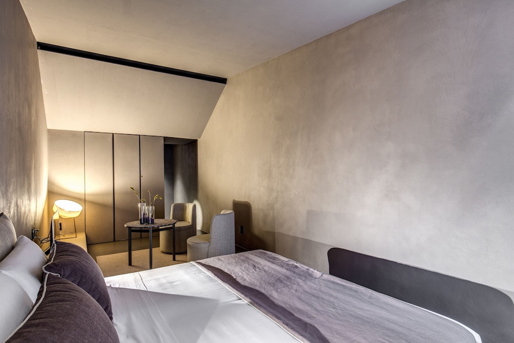 Elysium Suites Collection 11/40