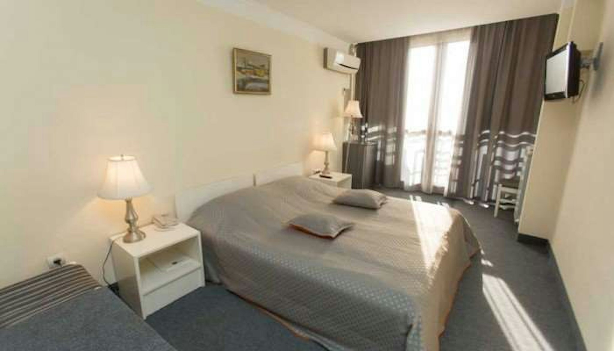 Hotel Shirak 12/26